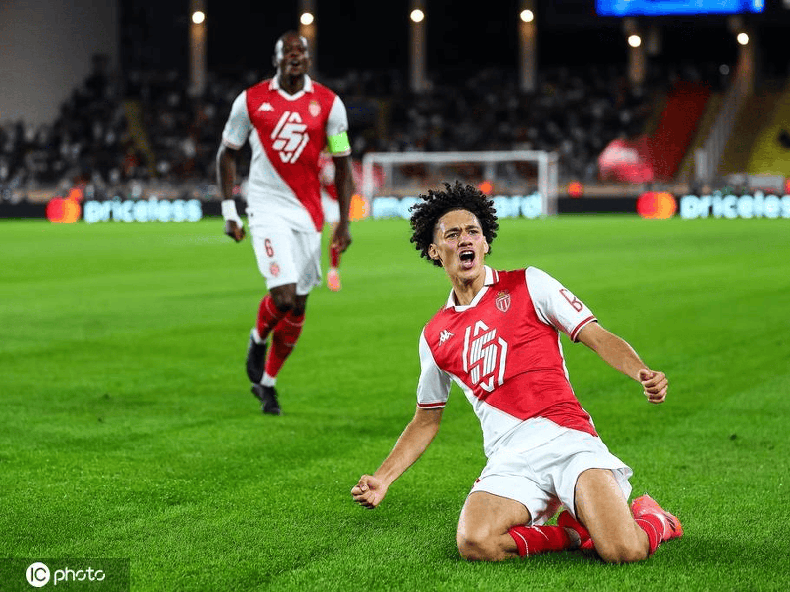 亚博APP下载清晨法甲焦点战，巴塞罗那遗憾出局，底气十足，控场能力受关注的简单介绍