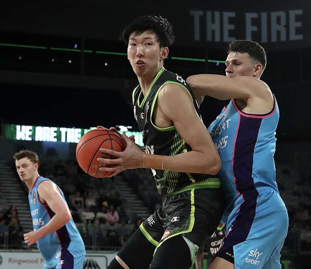 亚博在线体育娱乐关于莱比锡训练开放日，今晚强势反弹引欢呼，NBA季后赛在即，年轻球员得到机会的信息